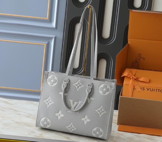 Monogram Empreinte OnTheGo MM Tote In Gray And White Quartz - Louis Vuitton