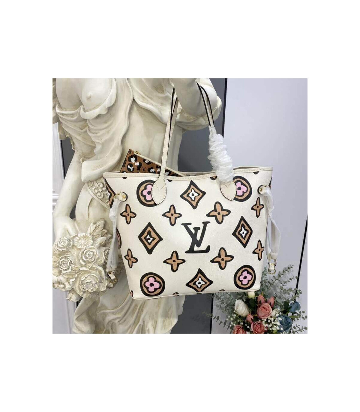 Louis Vuitton Neverfull MM Cream