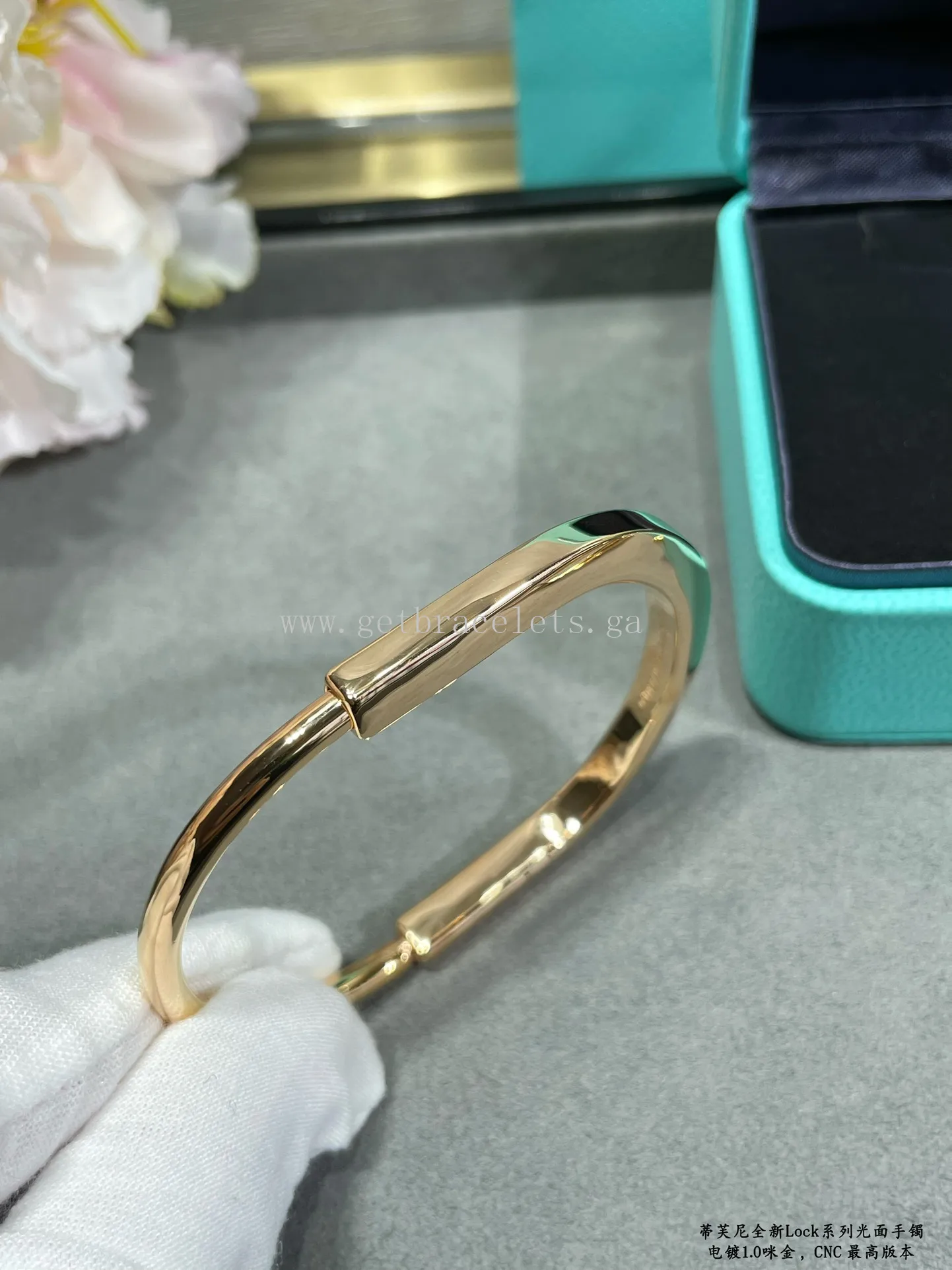 Tiffany Lock Bangle in White Gold/Rose Gold/Yellow Gold/Yellow Gold