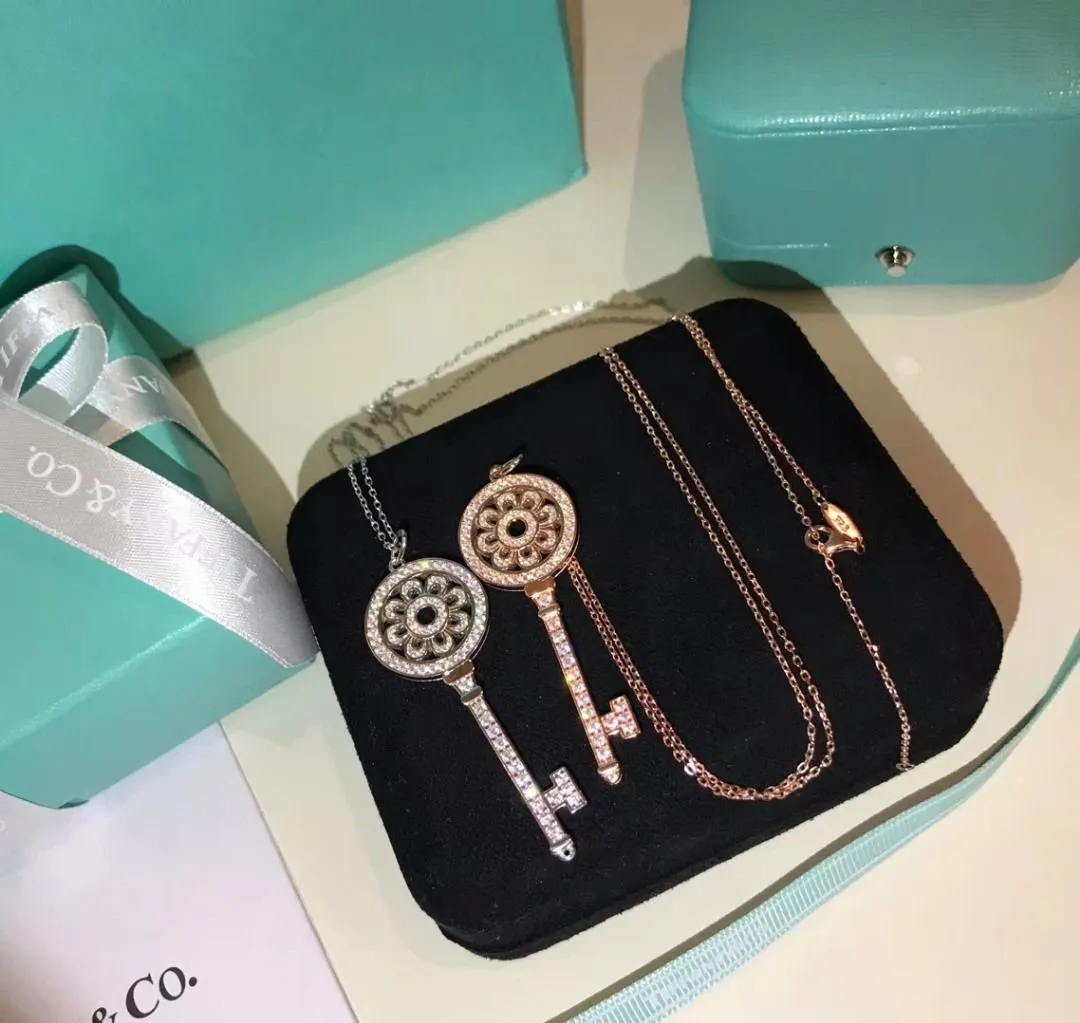 2021 Fashion Tiffany & Co Rose Gold Petals Keys Pendant Sunflower Diamonds Necklace For Womens