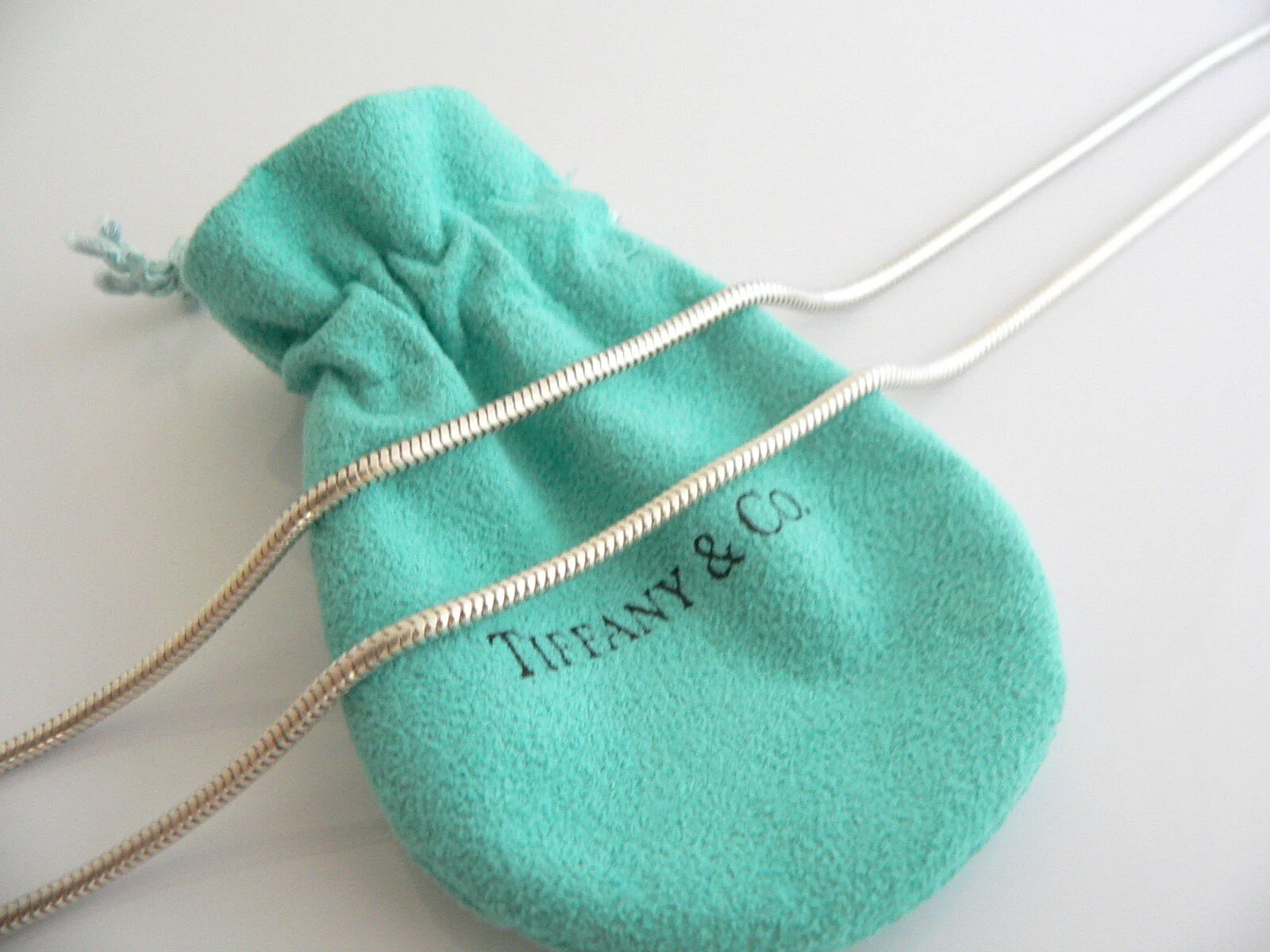 Tiffany & Co Onyx Star Necklace 18K Gold Silver Pendant Snake Chain Gift Pouch