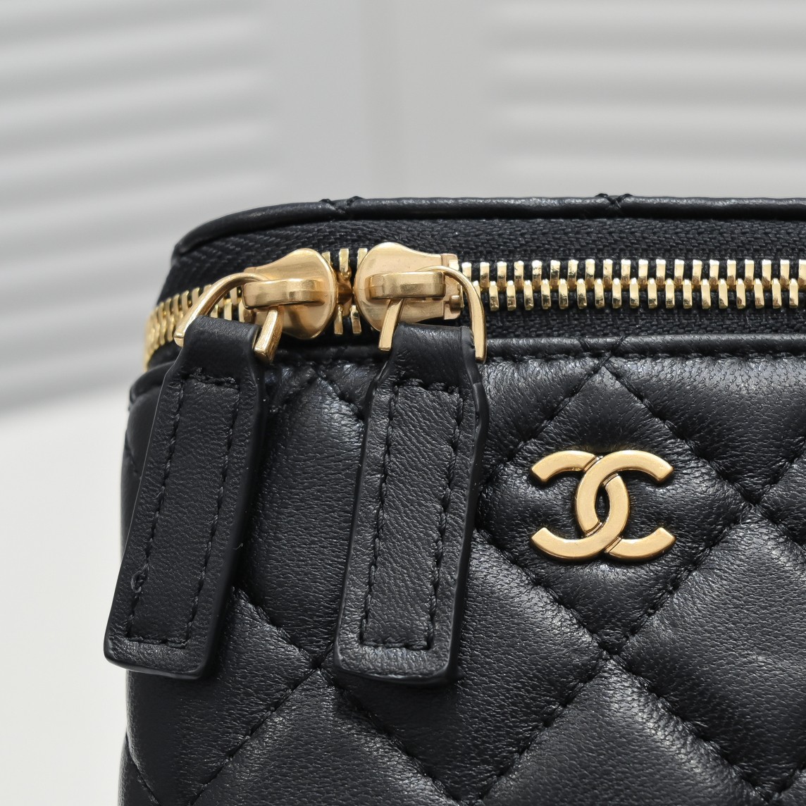 Chanel  Golden·Ball Makeup Box Bag Small Shoulder Bag Handbag