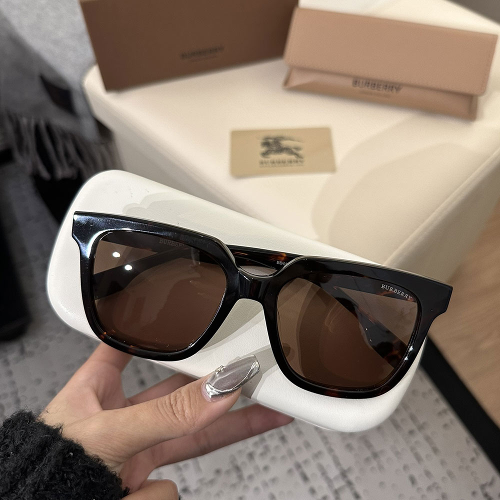 Burberry Stylish temperament Sunglasses Top quality （Replica）