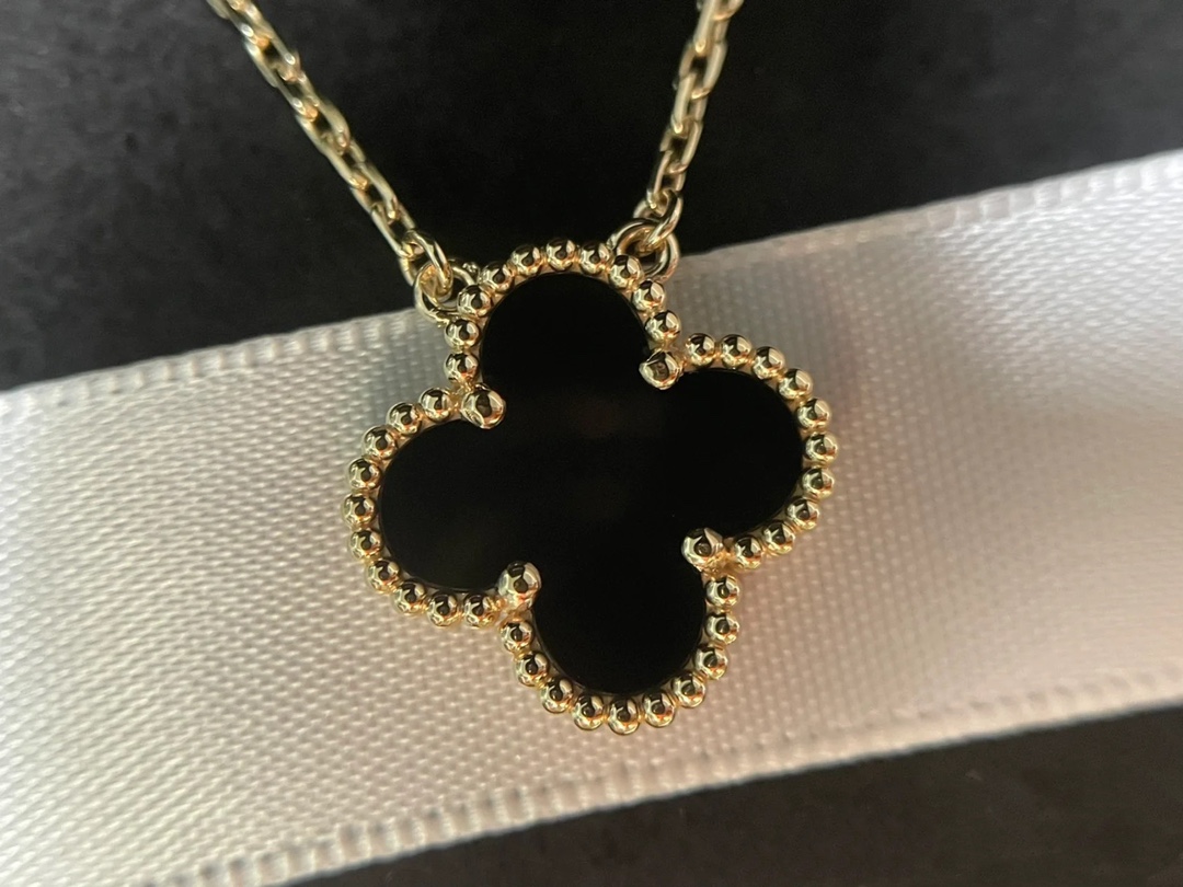 Van Cleef Necklace Dupe, Clover Necklace, Vintage Alhambra pendant
