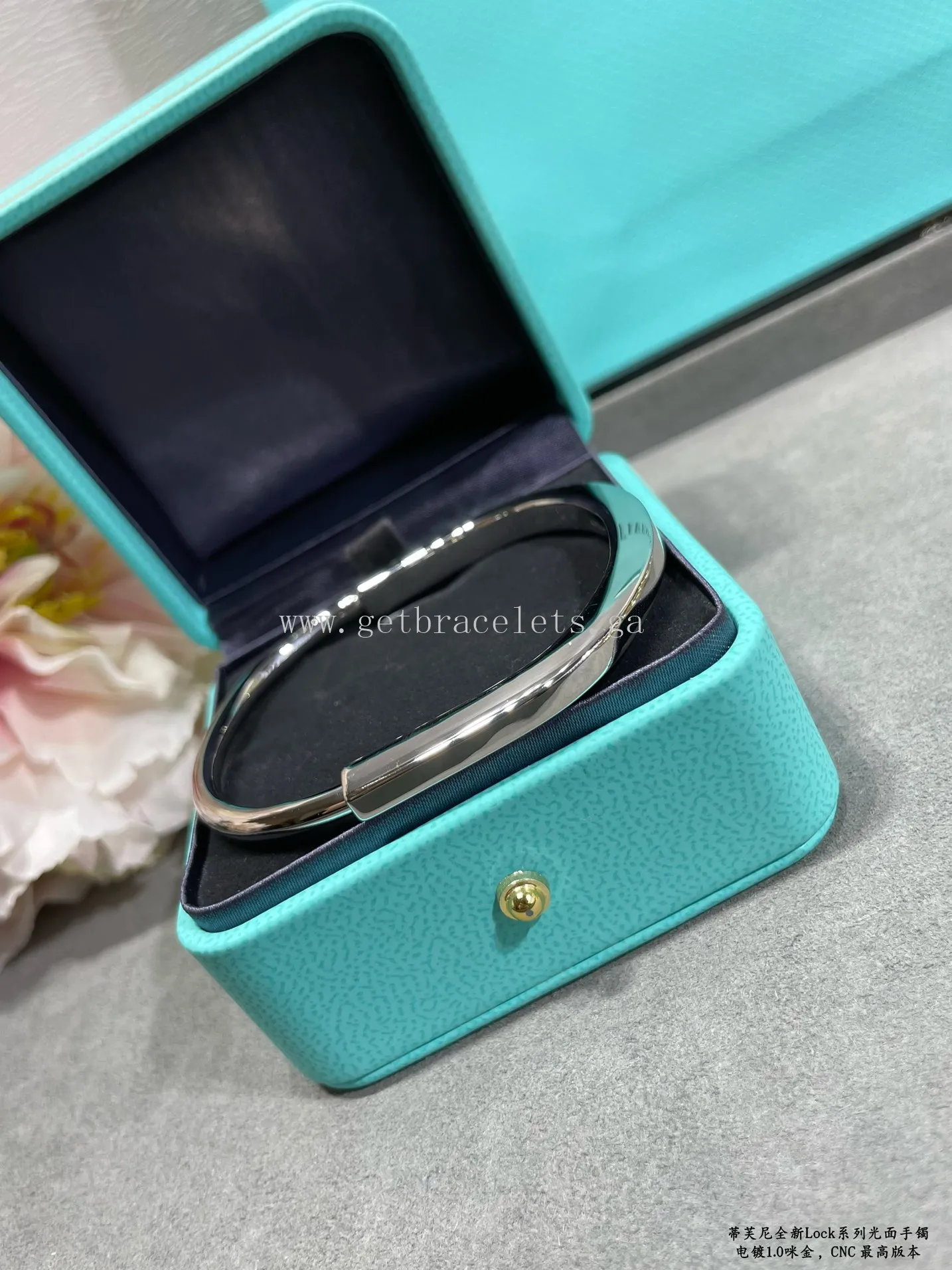 Tiffany Lock Bangle in White Gold/Rose Gold/Yellow Gold/Yellow Gold