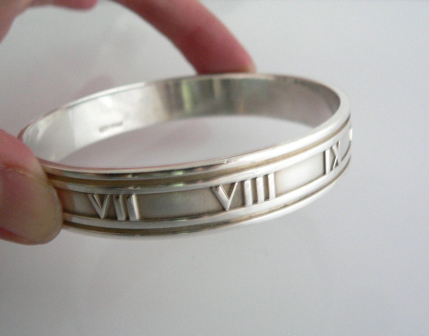 Tiffany & Co Atlas Roman Numeral Bangle Wide Silver Bracelet Love Gift Pouch Art