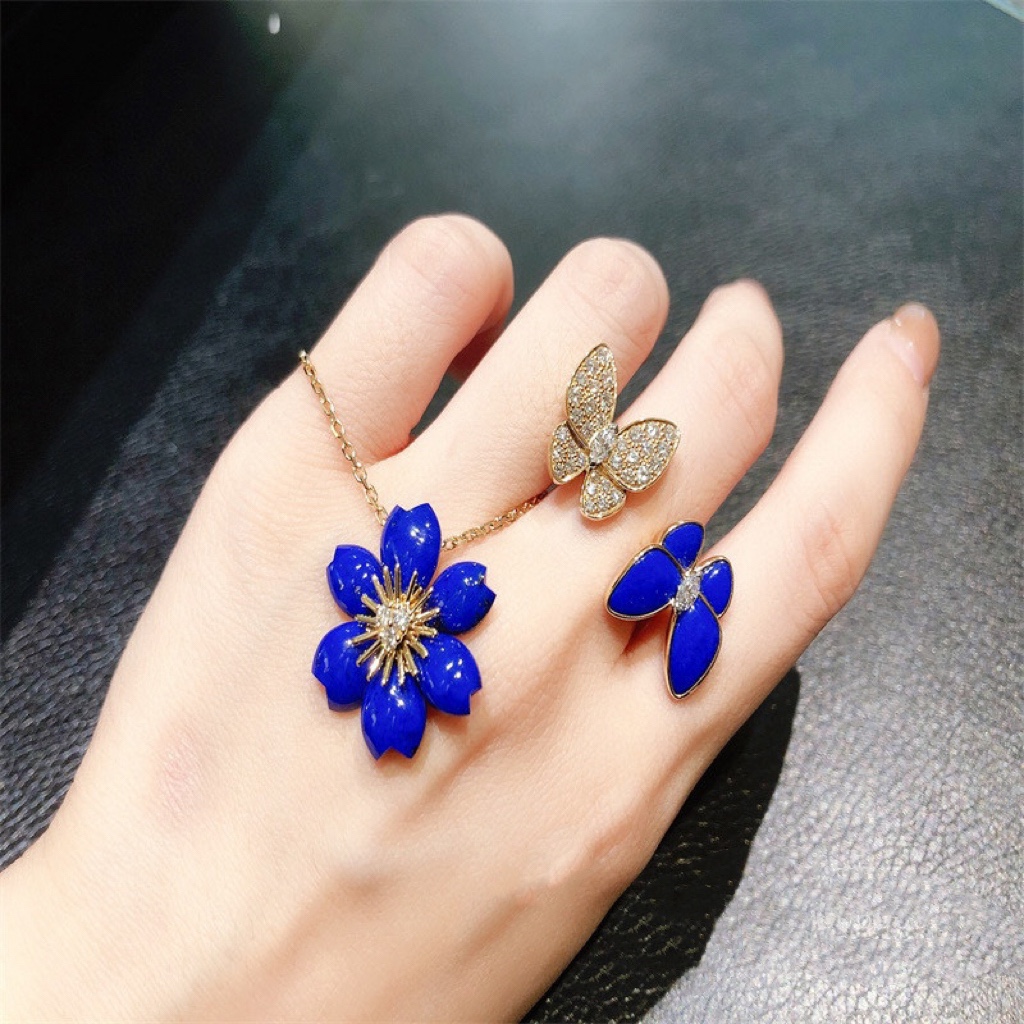 Van Cleef & Arpels Two Butterfly Between the Finger ring