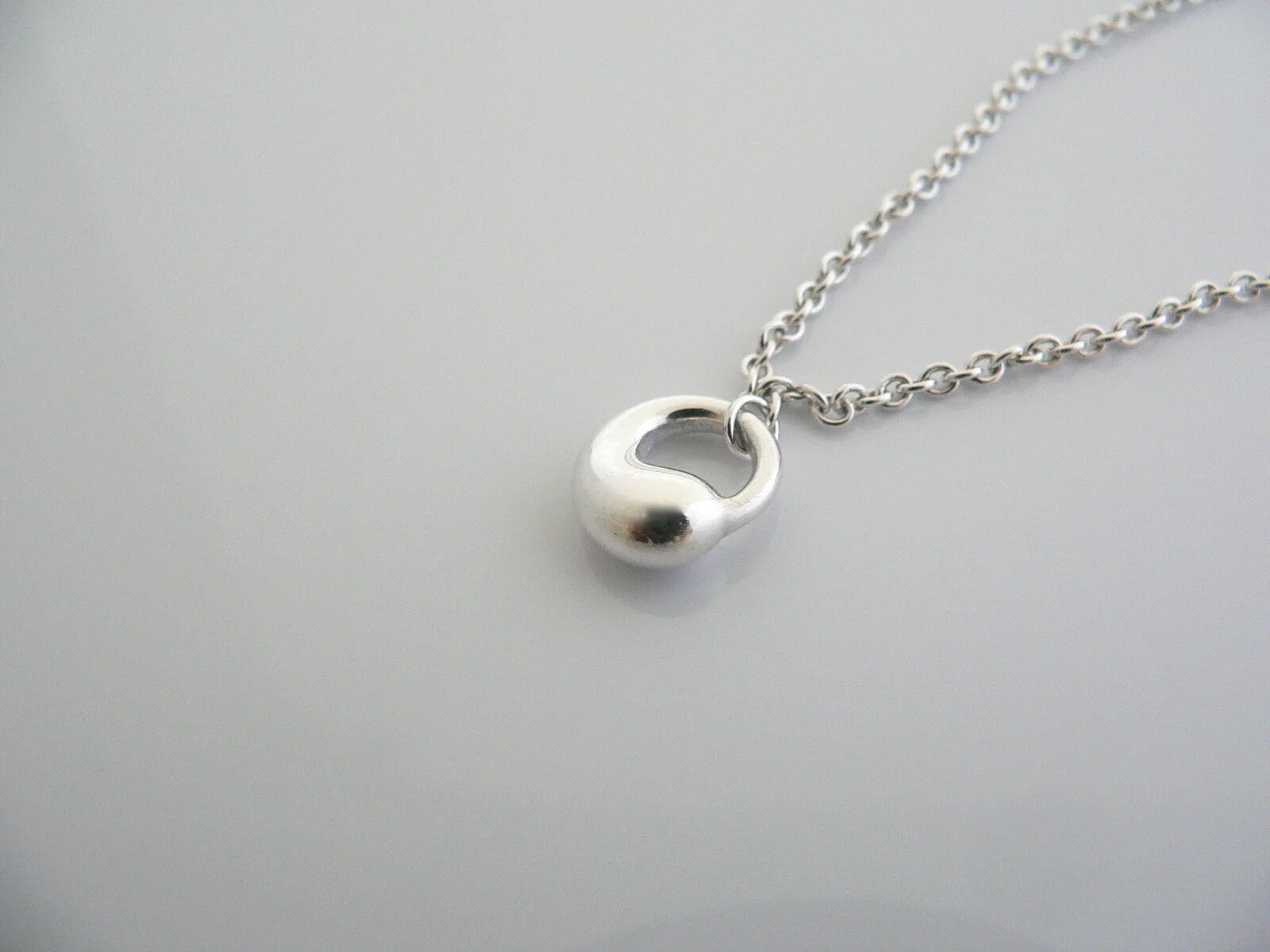 Tiffany & Co Eternal Circle Dangle Bracelet Bangle Silver Peretti Gift Chain Art