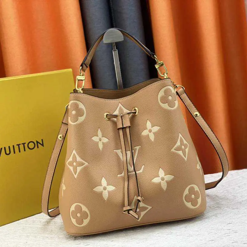 Louis Vuitton LV NéoNoé MM  M45497 Shoulder Bag(Replica)