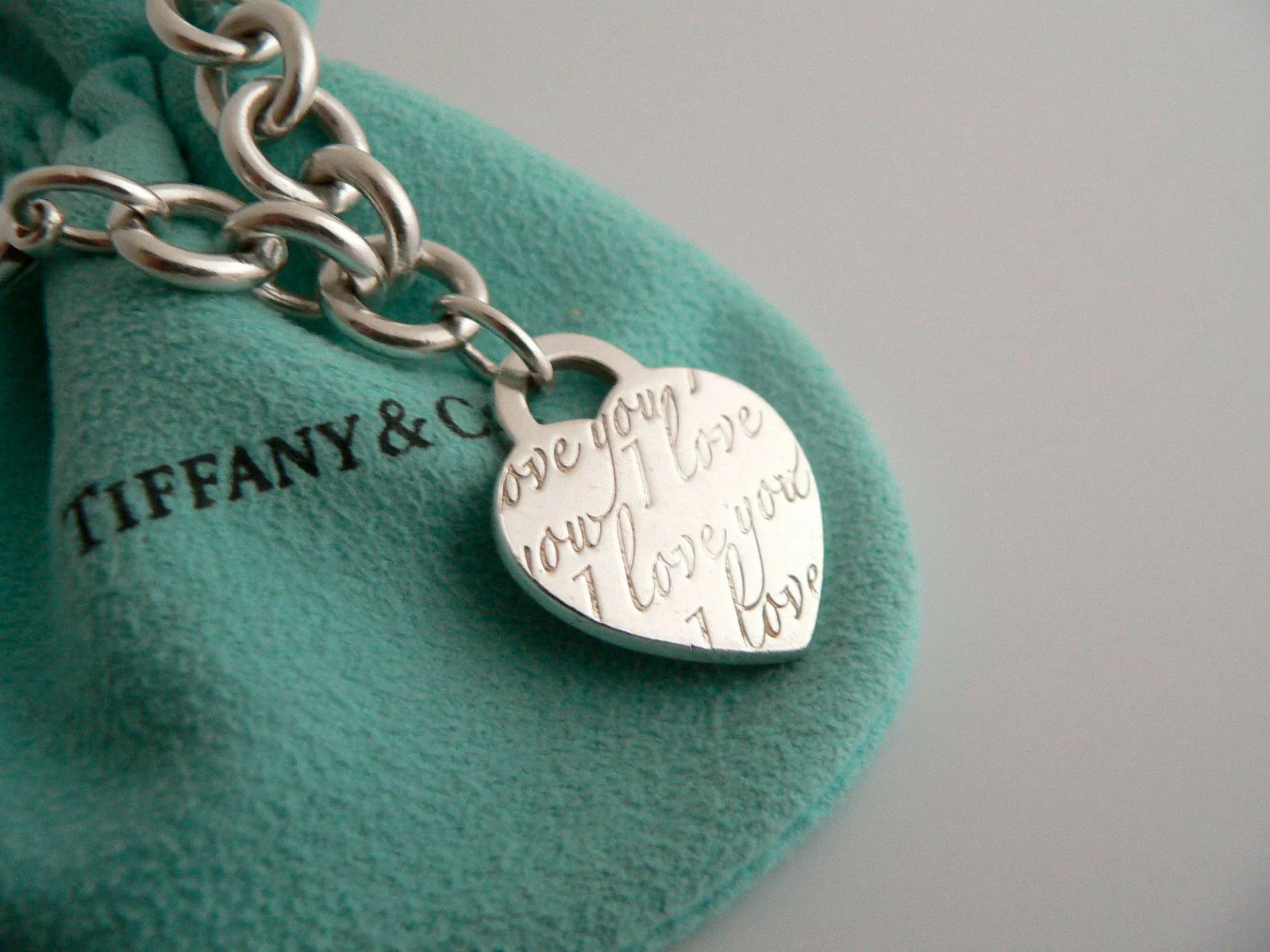 Tiffany & Co Silver I Love You Heart Bracelet Charm Pendant Chain Gift Pouch