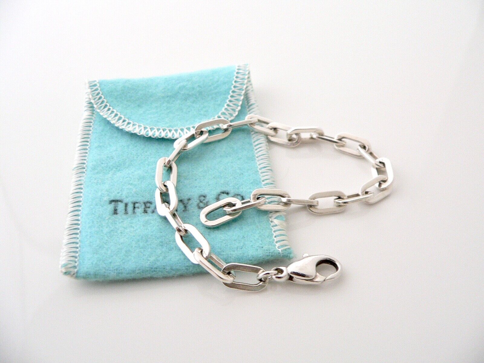 Tiffany & Co Oval Link Charm Bracelet Bangle 8 Inch Chain Silver Gift Pouch Love