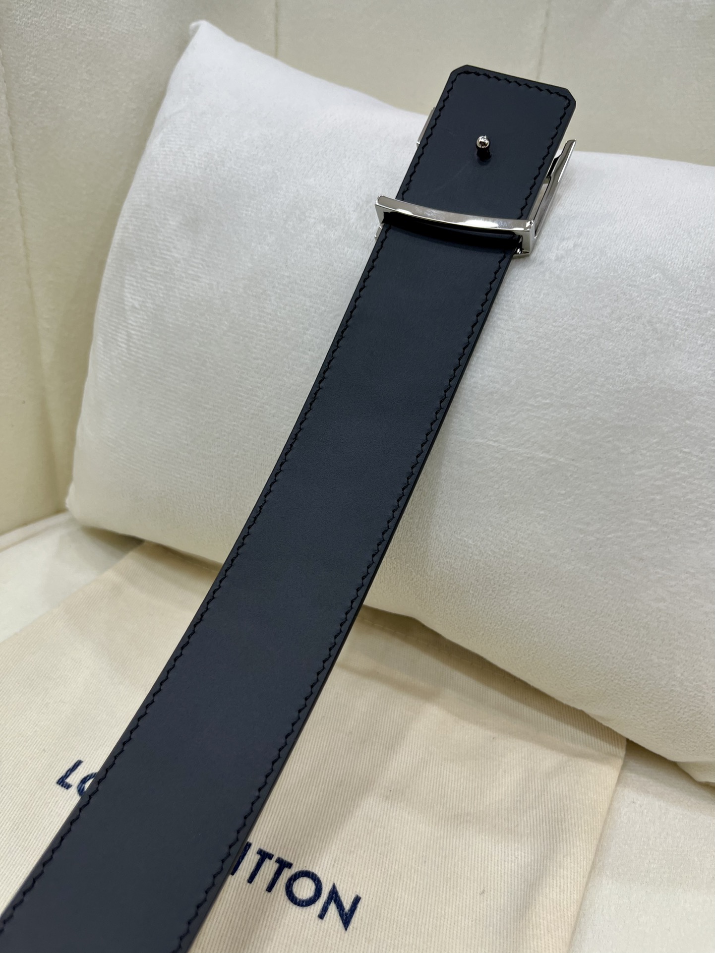 Louis Vuitton LV Leather Belts 1:1 Mirror Version