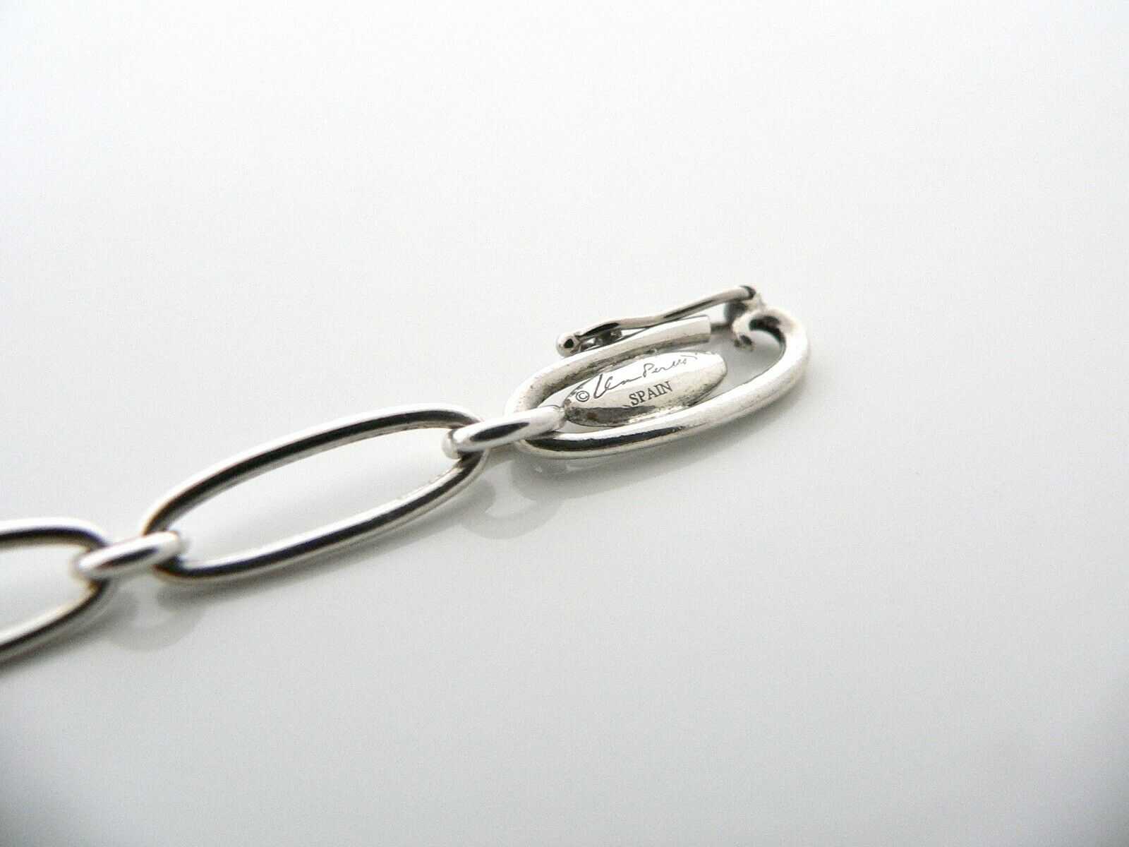 Tiffany & Co Peretti Carved Heart Bracelet Link Chain Bangle Gift Love 6.75 Inch