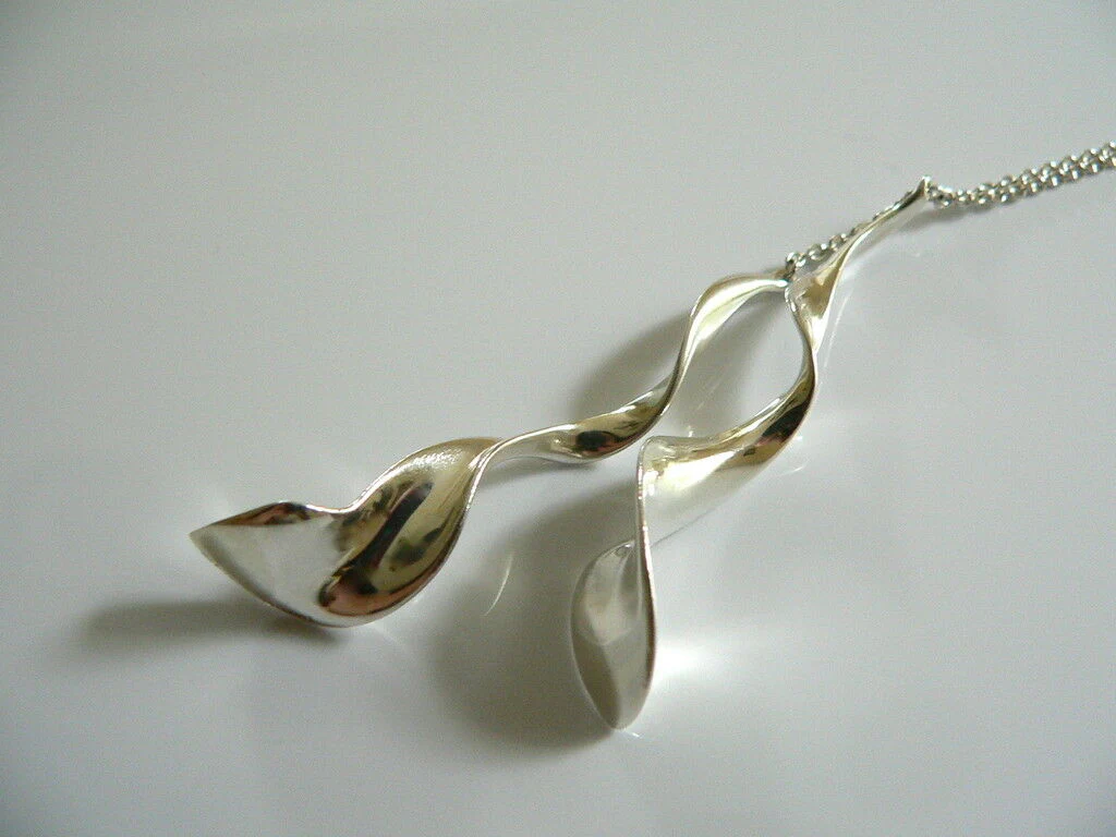 Tiffany & Co Gehry Double Orchid Necklace Dangle Chain Charm Silver Gift Pouch