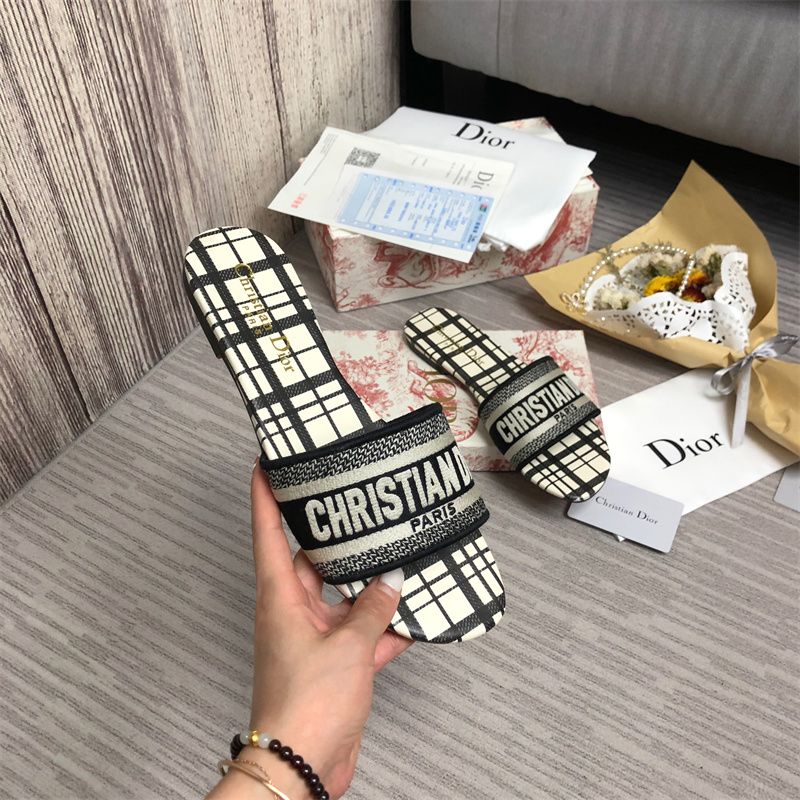 Dior DWAY Slide Slipper Sandals (Replica)