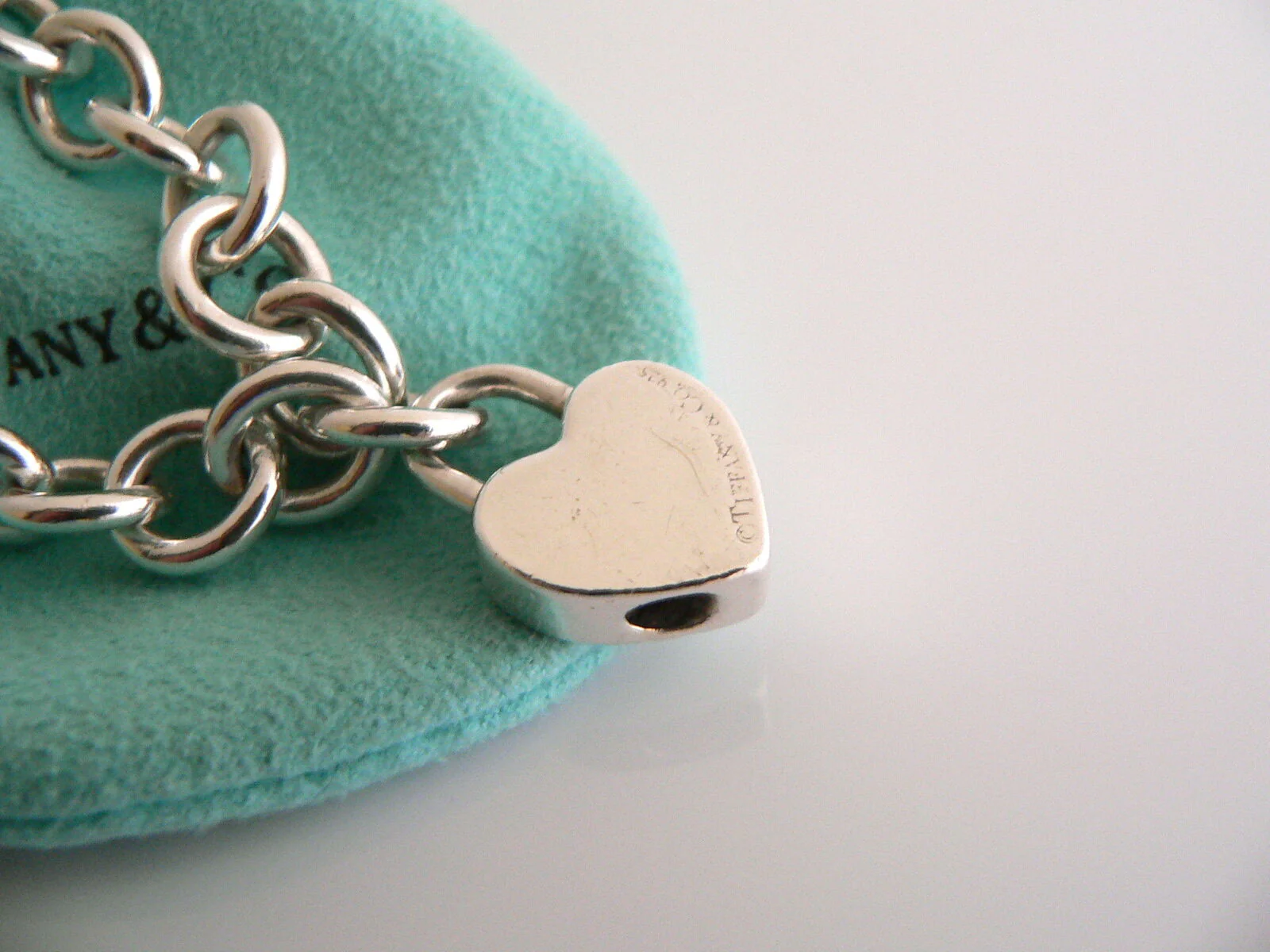 Tiffany & Co Silver I LOVE YOU Heart Padlock Bracelet Bangle Charm Gift Pouch
