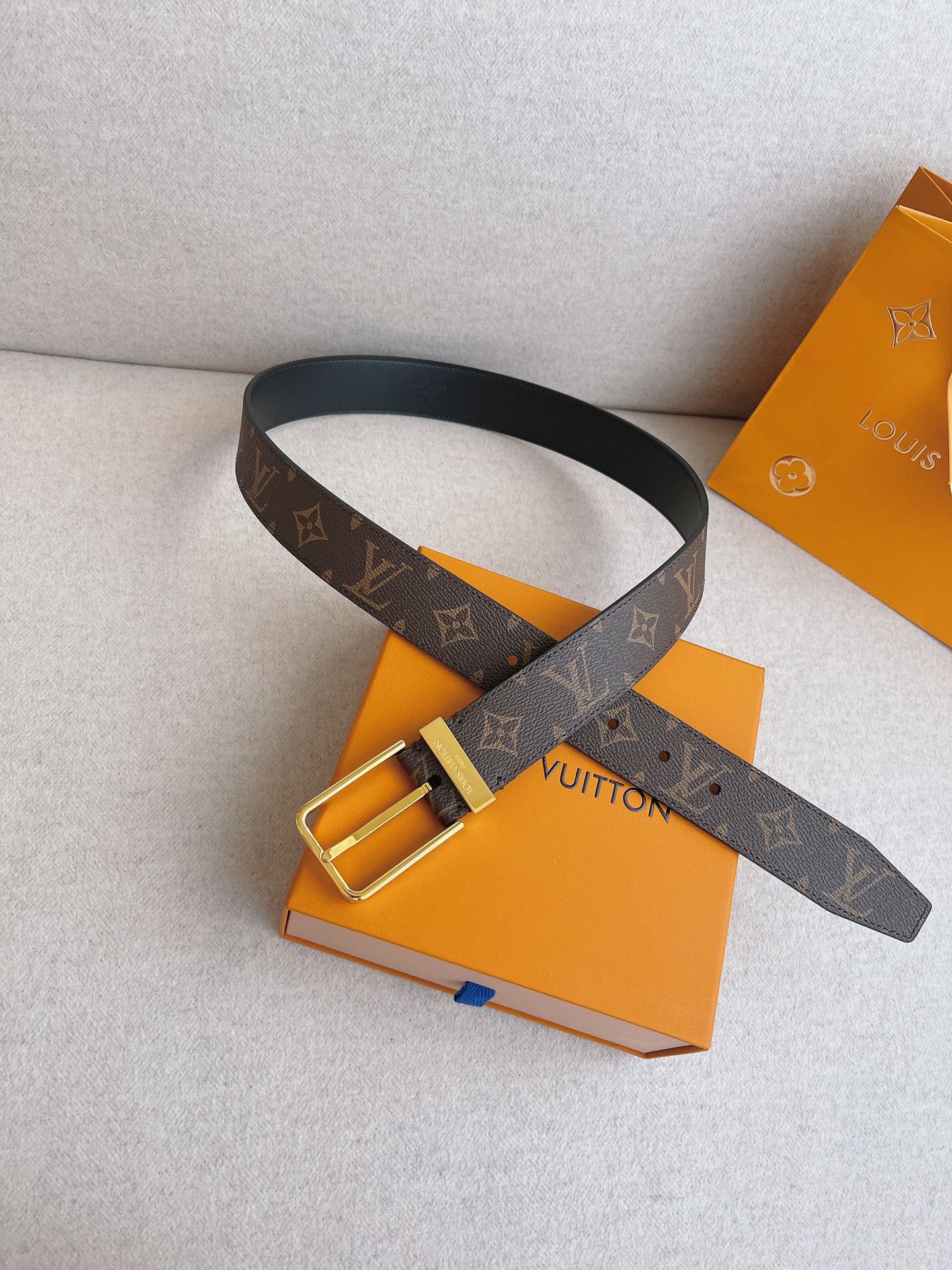 Louis Vuitton LV Leather Belts 1:1 Mirror Version