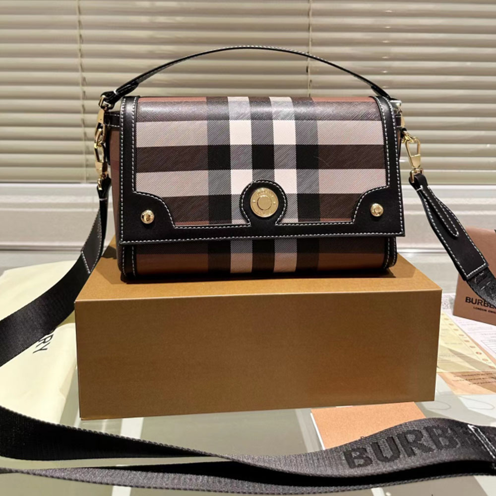 Burberry Flip Magnetic Buckle Bag(Replica)