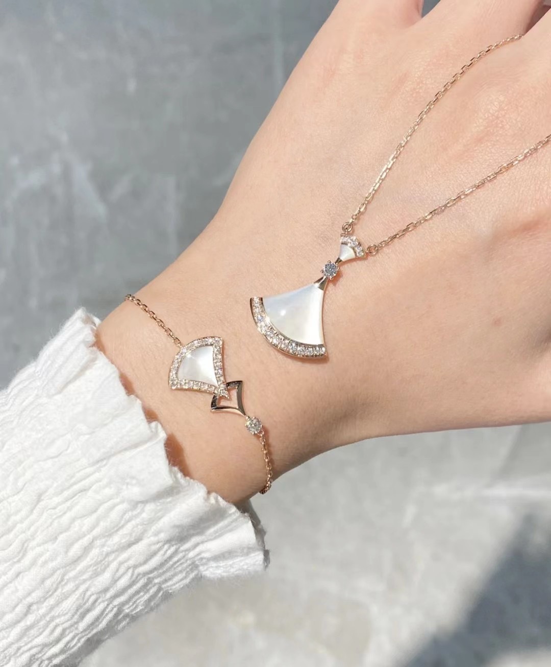 BVLGARI DIVAS' DREAM NECKLACE