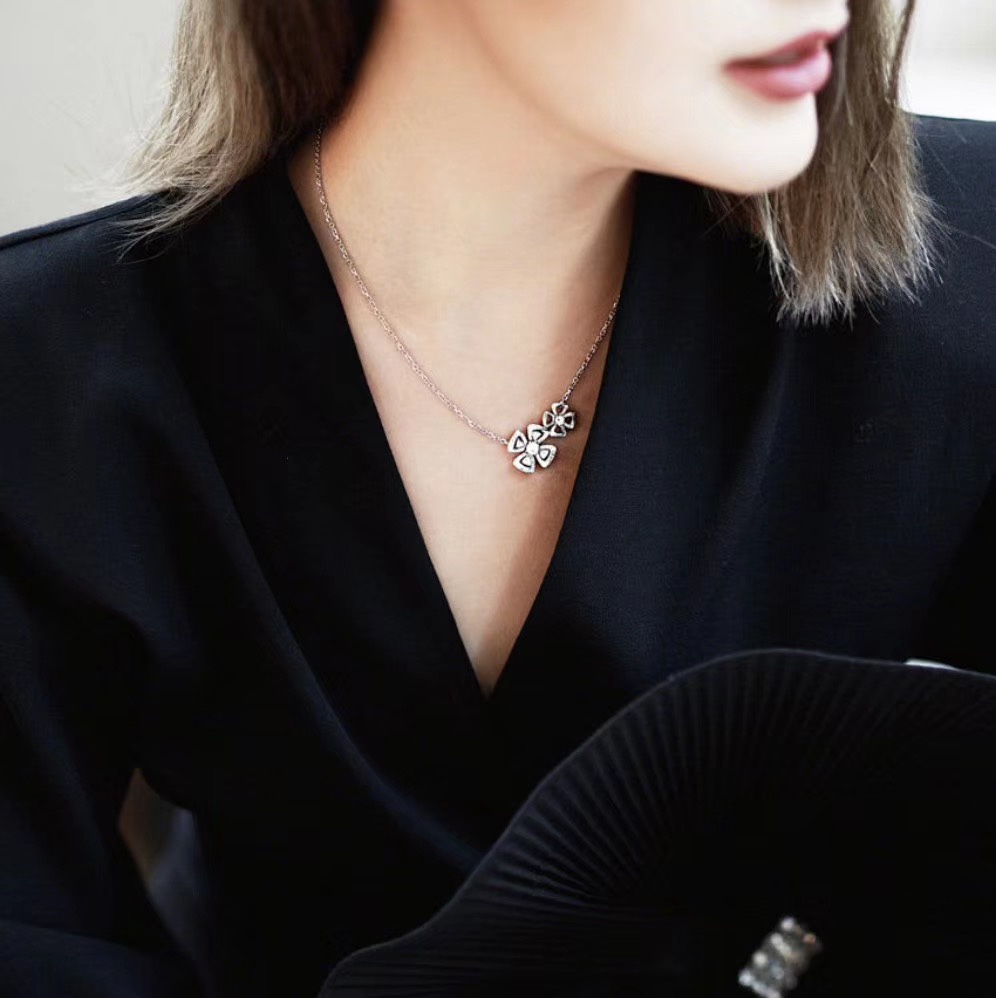 BVLGARI FIOREVER NECKLACE