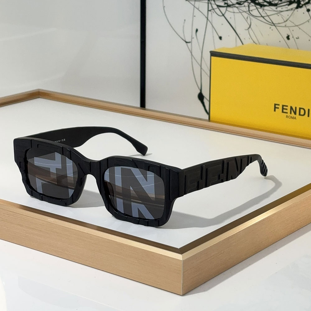 Fendi Full frame Logo Sunglasses Top quality （Replica）