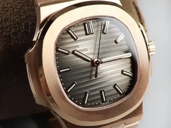 Nautilus 5711/1R-001  40 mm, Rose Gold