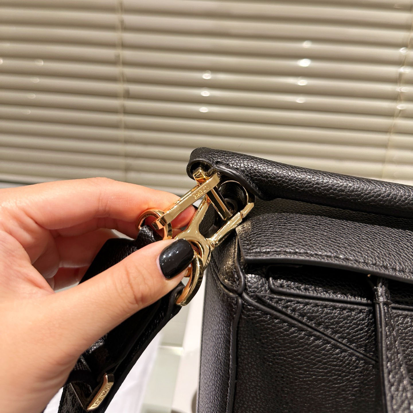 Loewe Puzzle Bag Handbag Shouder Bag Small Size With Cavans Strap (Replica)