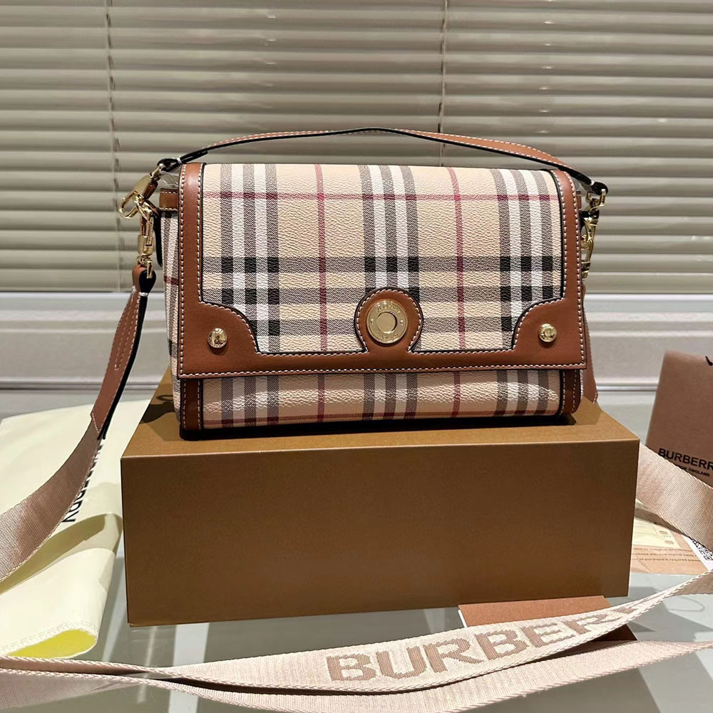 Burberry Flip Magnetic Buckle Bag(Replica)