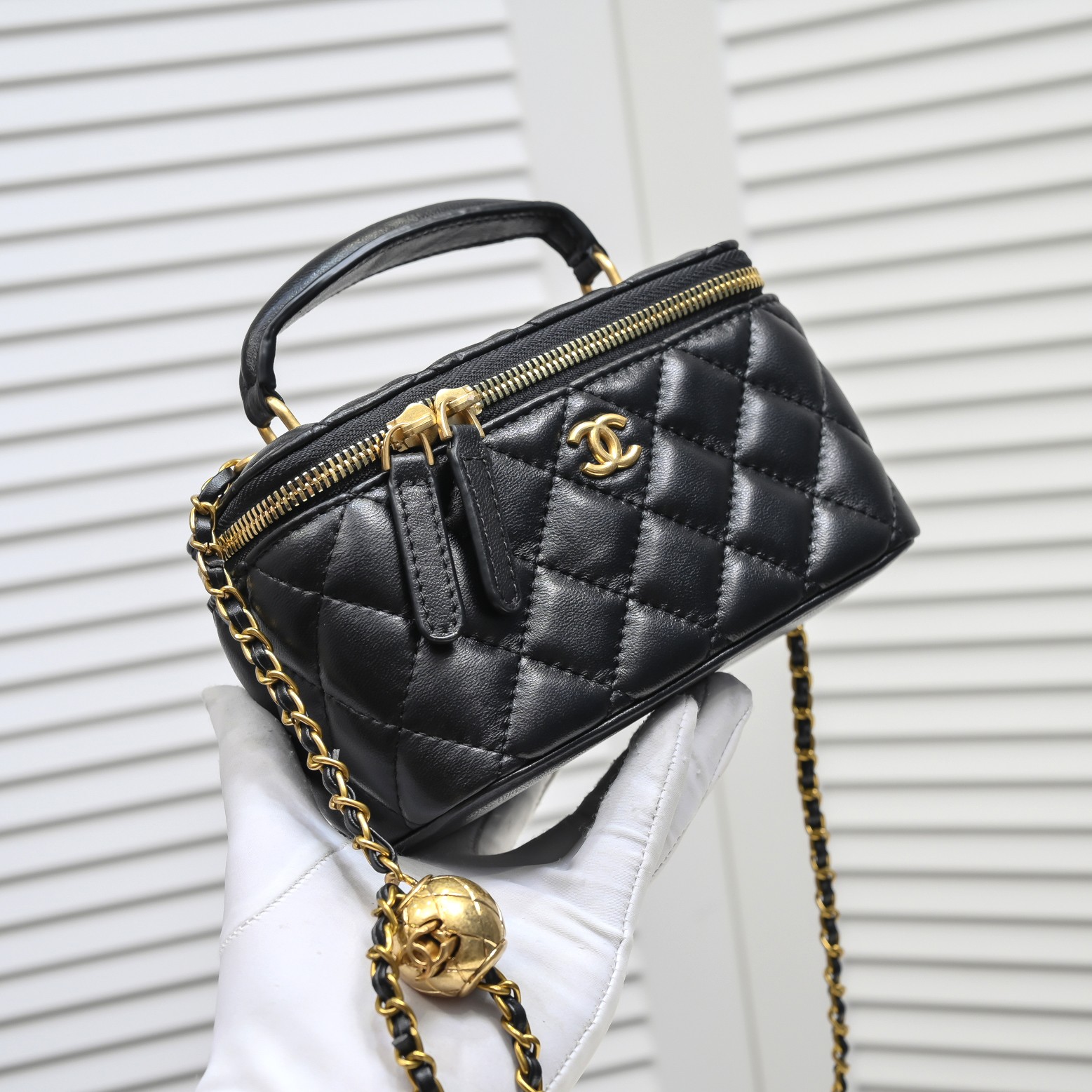 Chanel Golden·Ball Cosmetics Box Makeup  Bag  Shoulder Bag Handbag