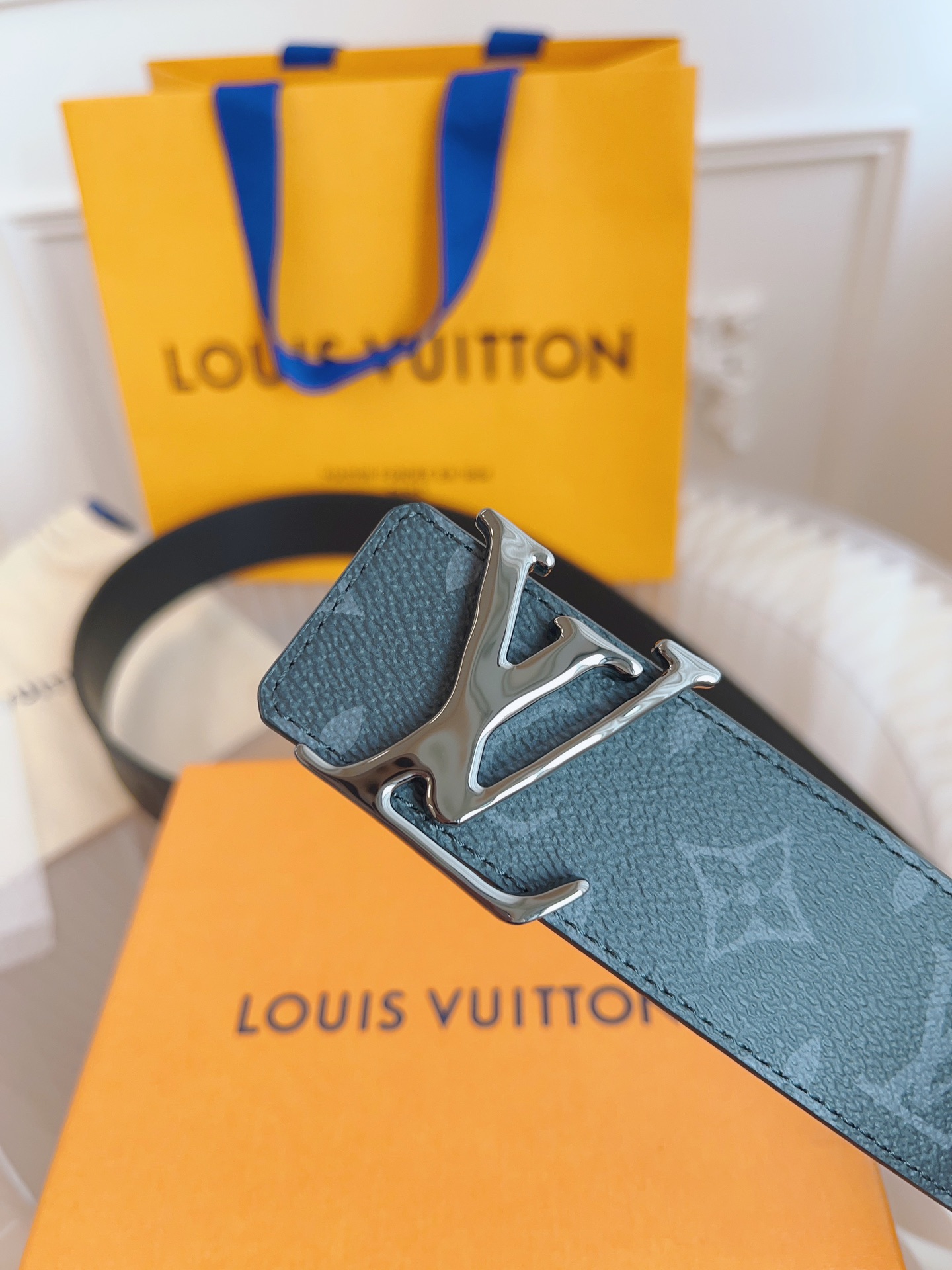 Louis Vuitton LV Leather Belts 1:1 Mirror Version