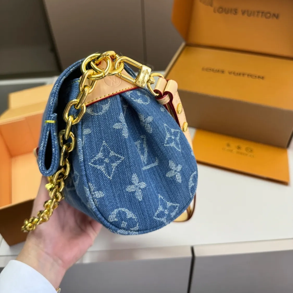 Louis Vuitton LV Denim Favorite Shoulder Bag Handbag (Replica)