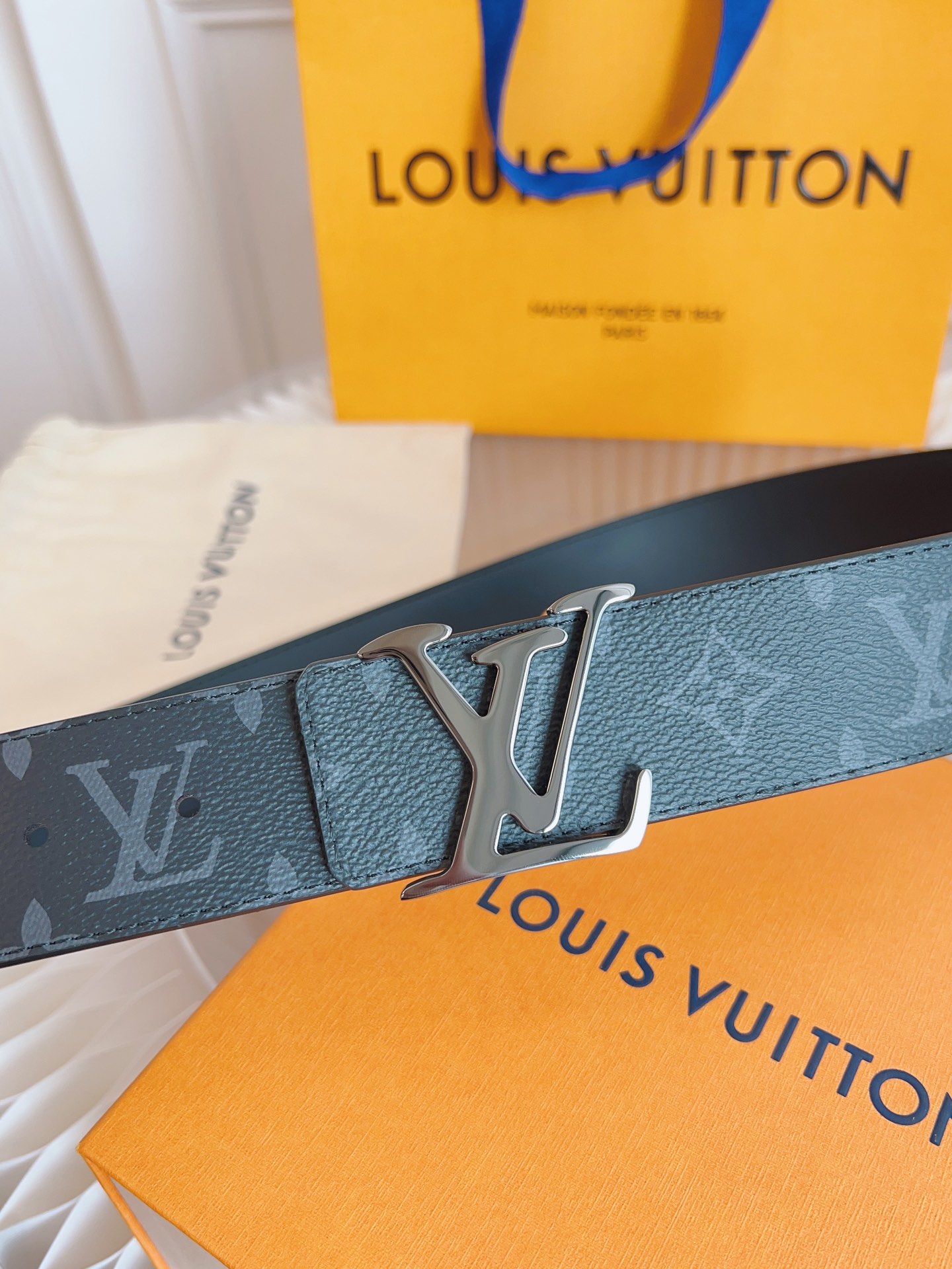Louis Vuitton LV Leather Belts 1:1 Mirror Version