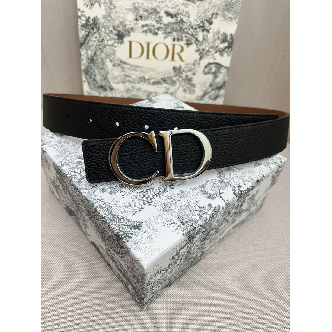 Dior cowhide and bottom leather, palladium plated pure steel buckle 35MM