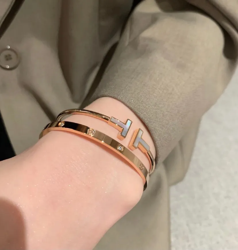Tiffany T Wire Bracelet in Rose Gold with Mother-of-pearl