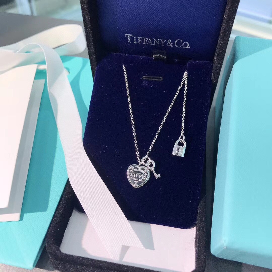 Return to tiffany love heart tag key necklace