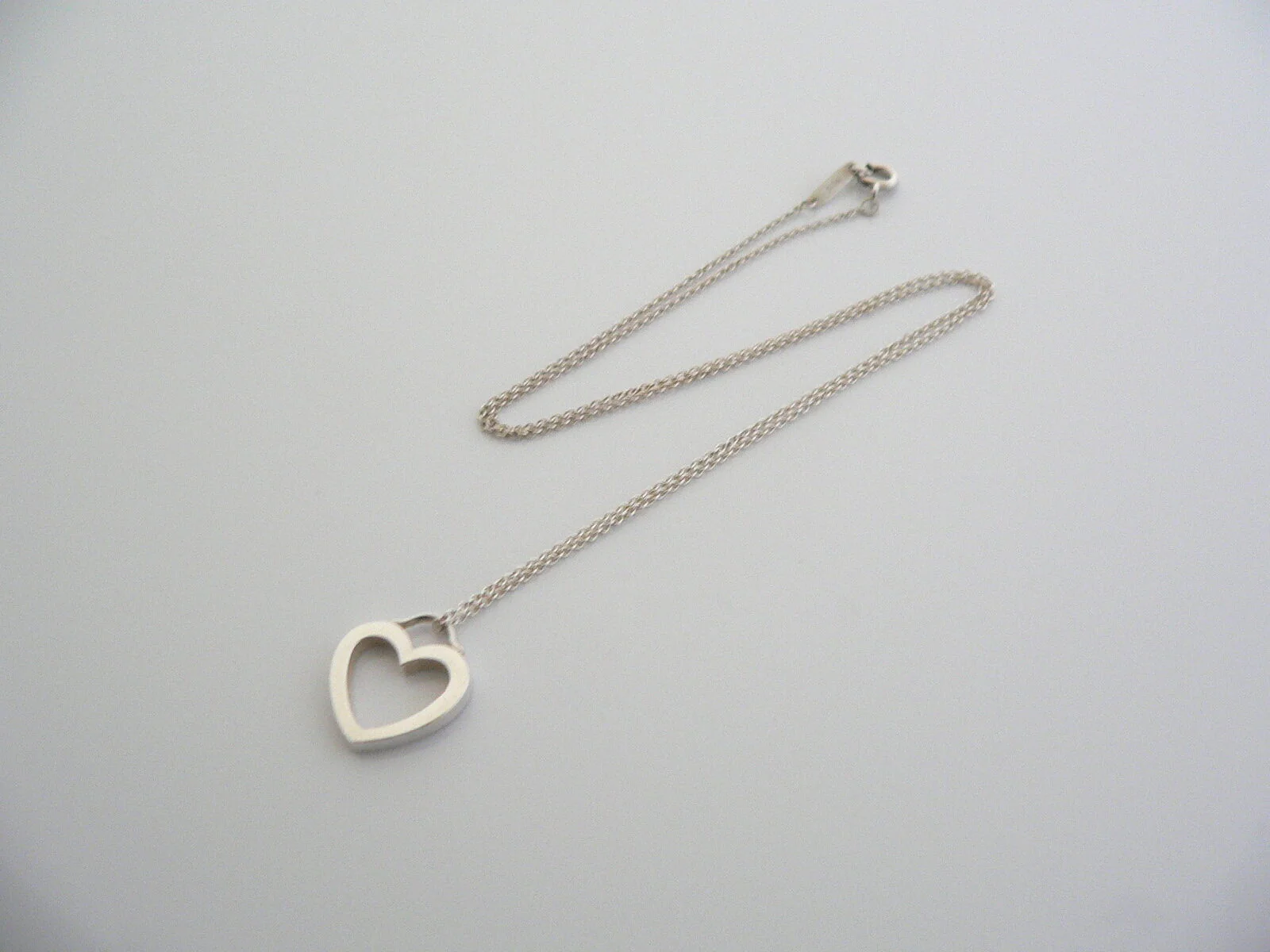 Tiffany & Co Silver Heart Necklace Pendant Charm Chain Gift Love T and Co Classy