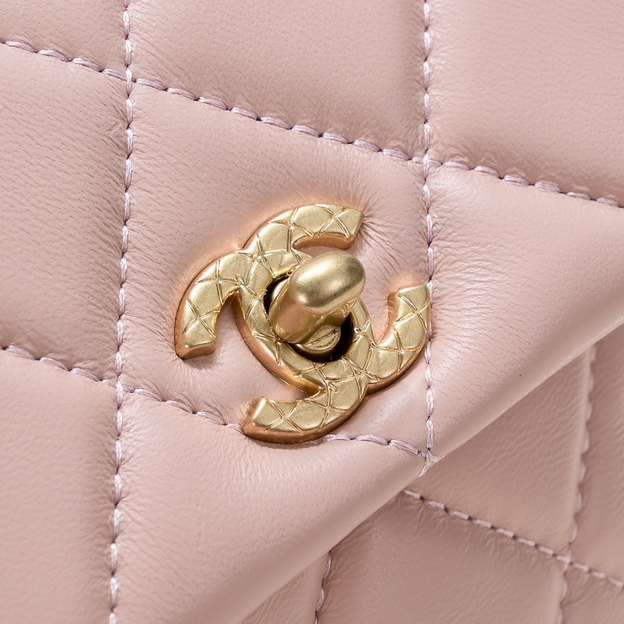 Chanel 23b Gold Coin Pink Shoulder Bag  Shoulder Bag Handbag