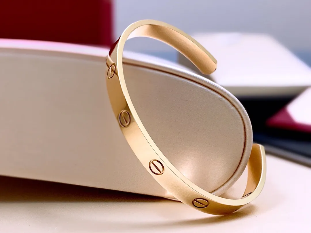 Cartier Semi-Open Love Bracelet Love Bracelet Yellow Gold/White Gold/Rose Gold