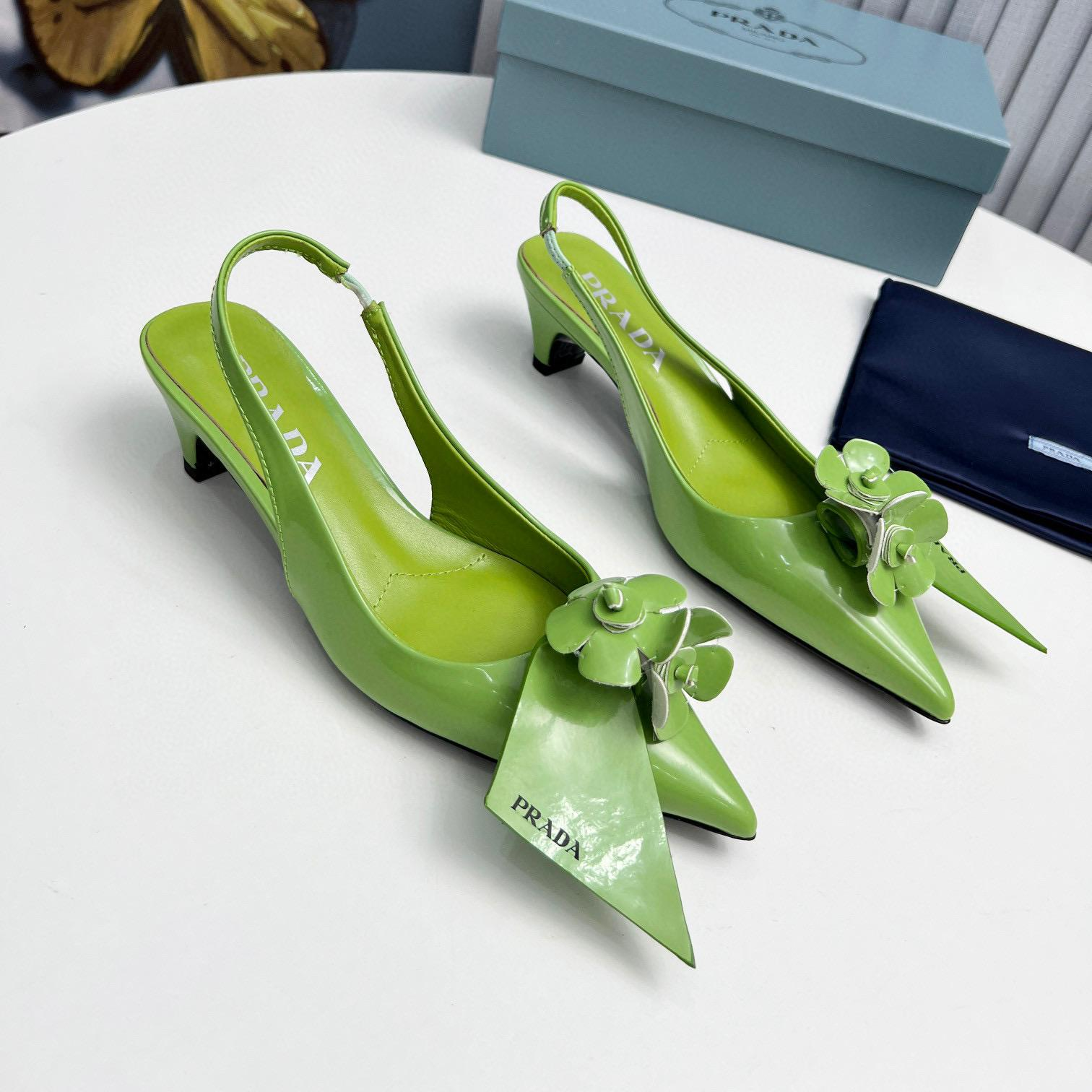 Prada  Leather Temperament Piece  Sandals Slide (Replica)