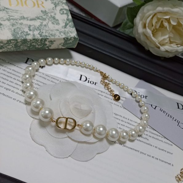 Pearl Necklace Dupe