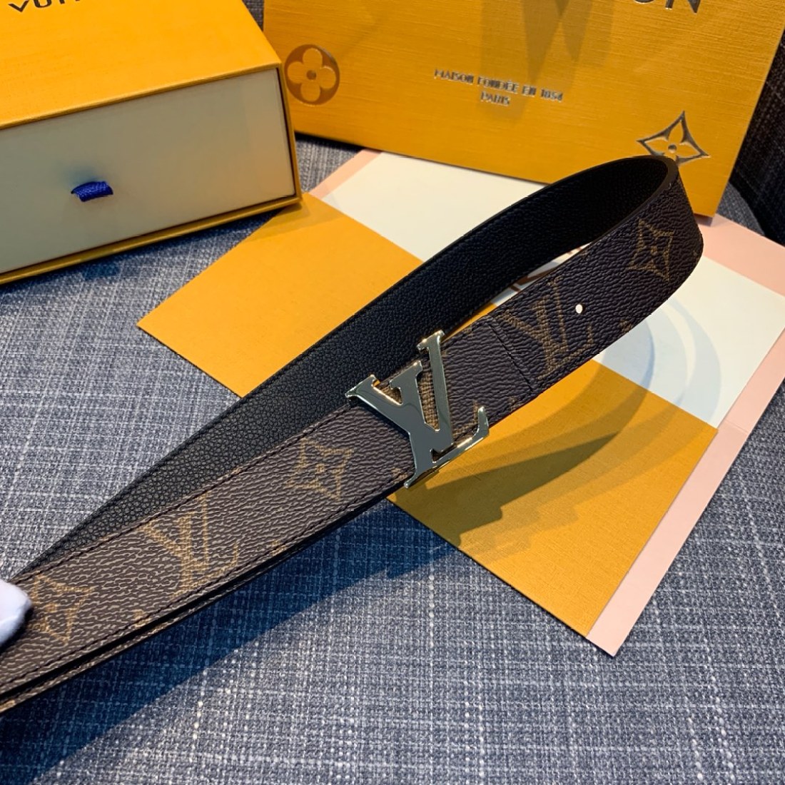 Lv Litchi Pattern Women's Belt 30MM