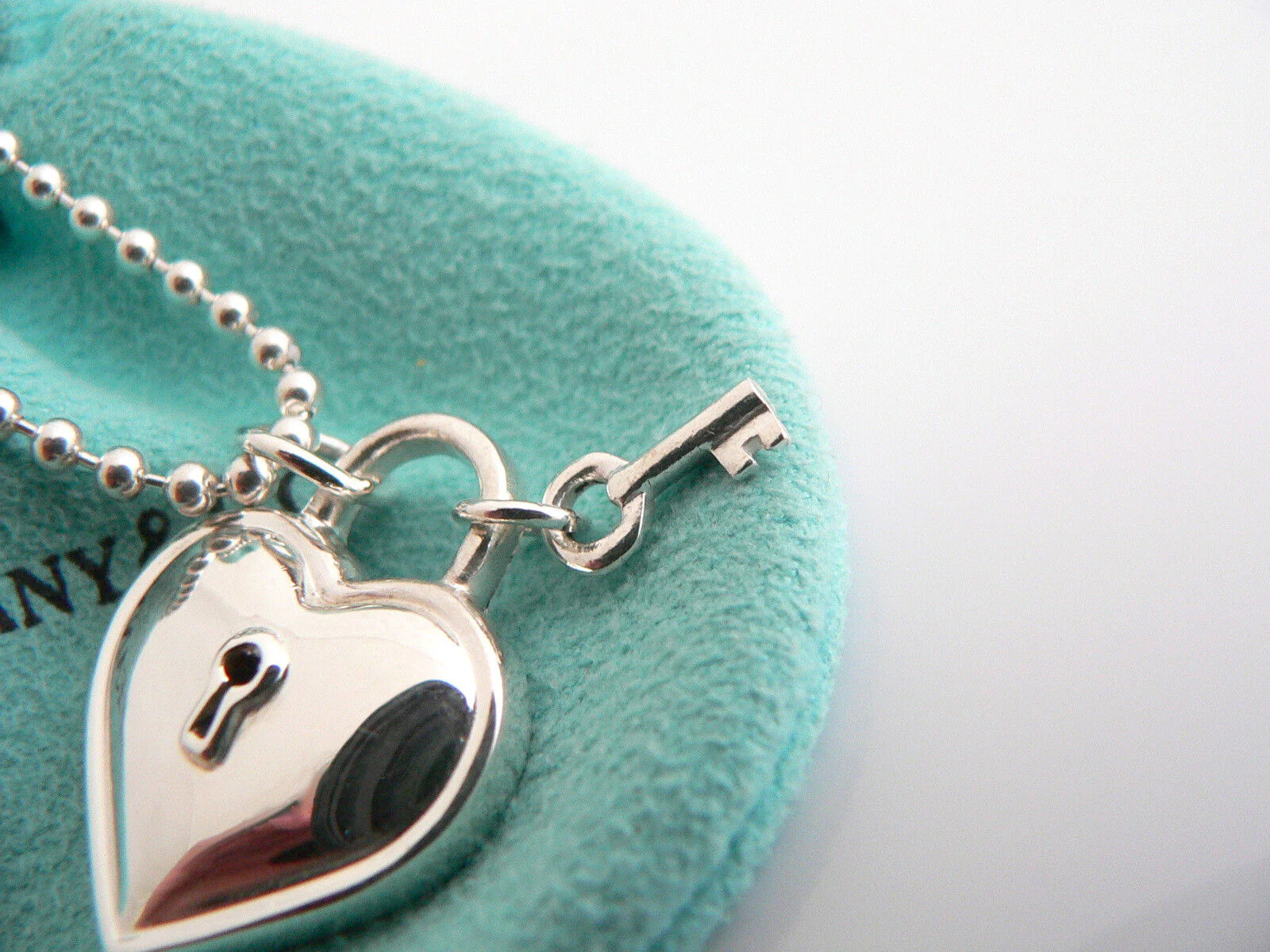 Tiffany & Co Large Heart Key Necklace Pendant Charm 34 In Chain Gift Love Pouch