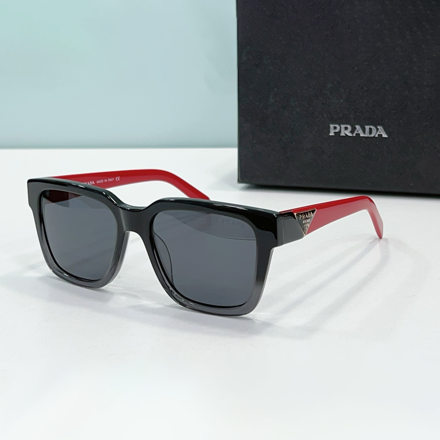 Prada  Mirror leg Stereoscopic Sign  sunglasses Top quality （Replica）