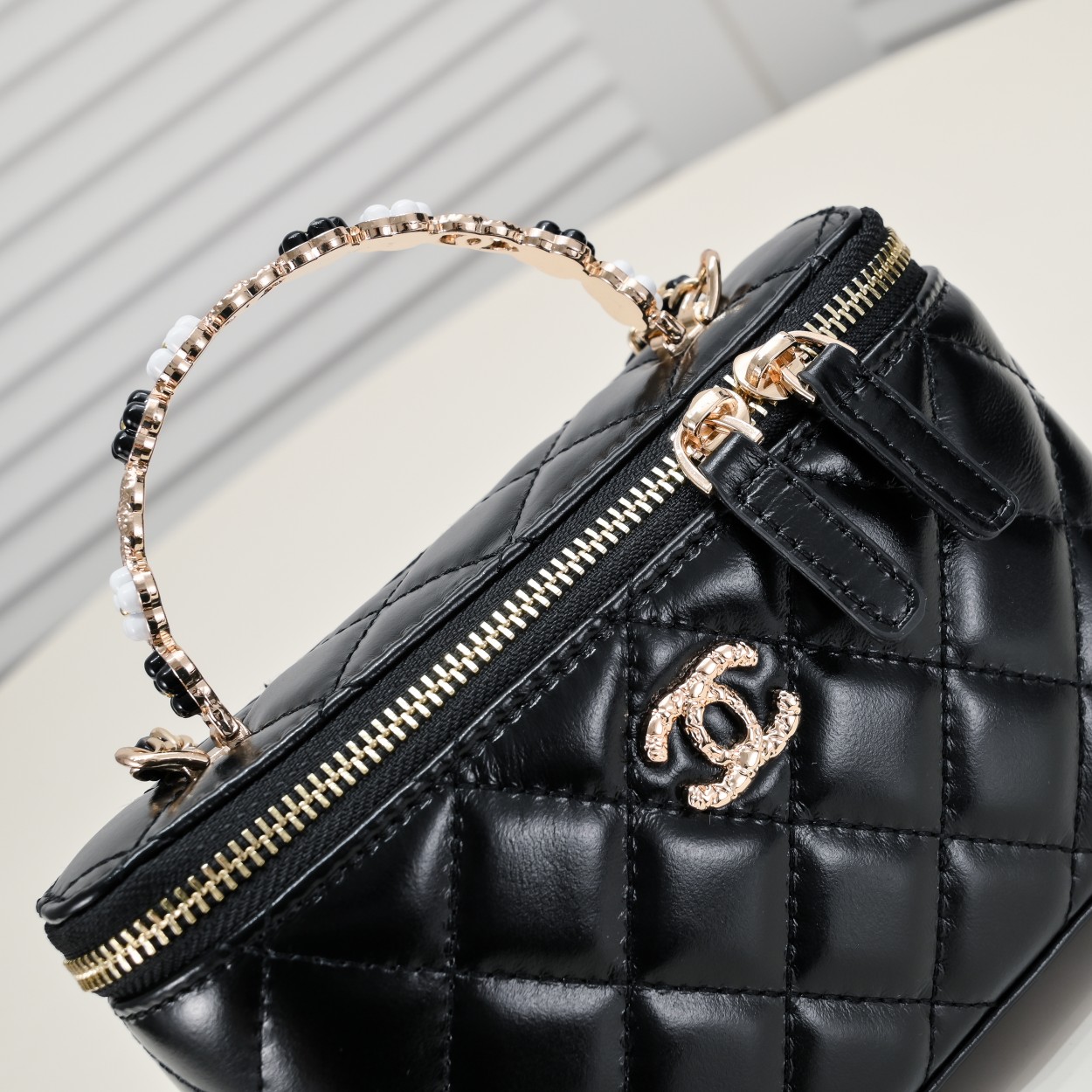 Chanel 23K Petal Metal Handle Shoulder Bag Handbag