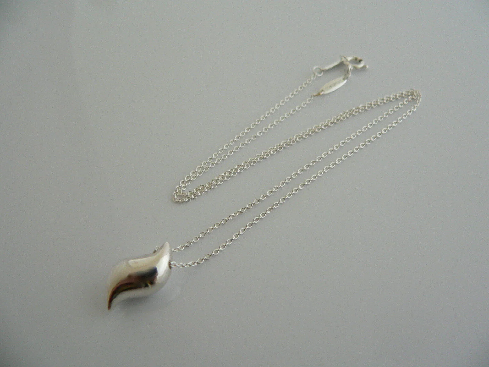 Tiffany & Co Silver Elsa Peretti Feather Necklace Pendant Chain Rare Gift Love