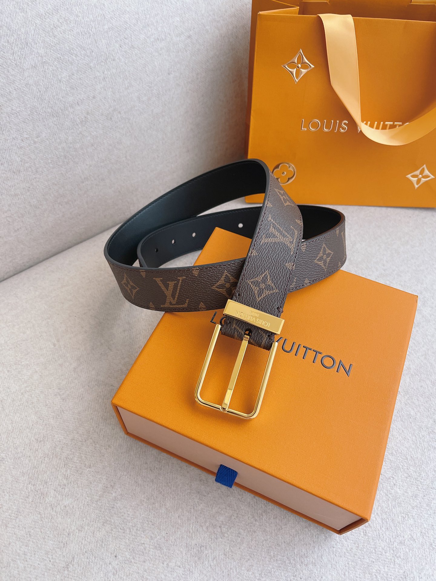 Louis Vuitton LV Leather Belts 1:1 Mirror Version