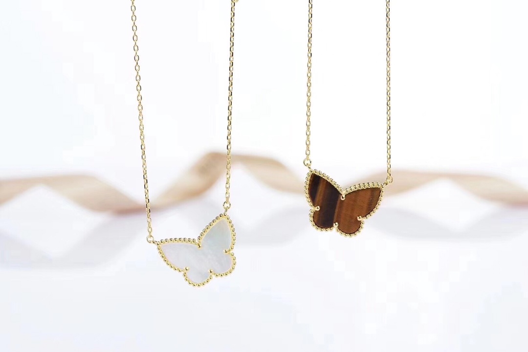 Van Cleef & Arpels butterfly necklace in white mother-of-pearl