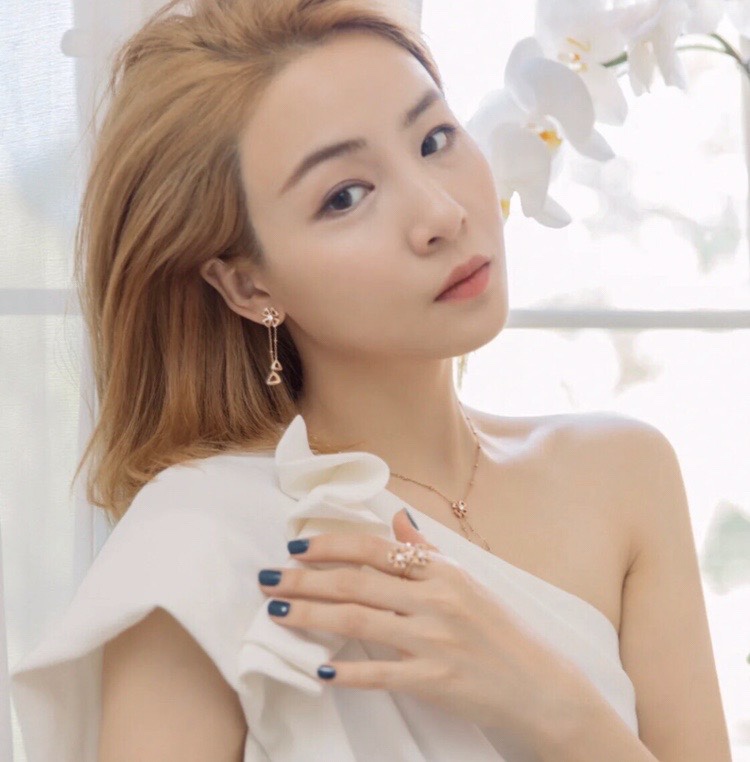 Bvlgari FIOREVER EARRINGS