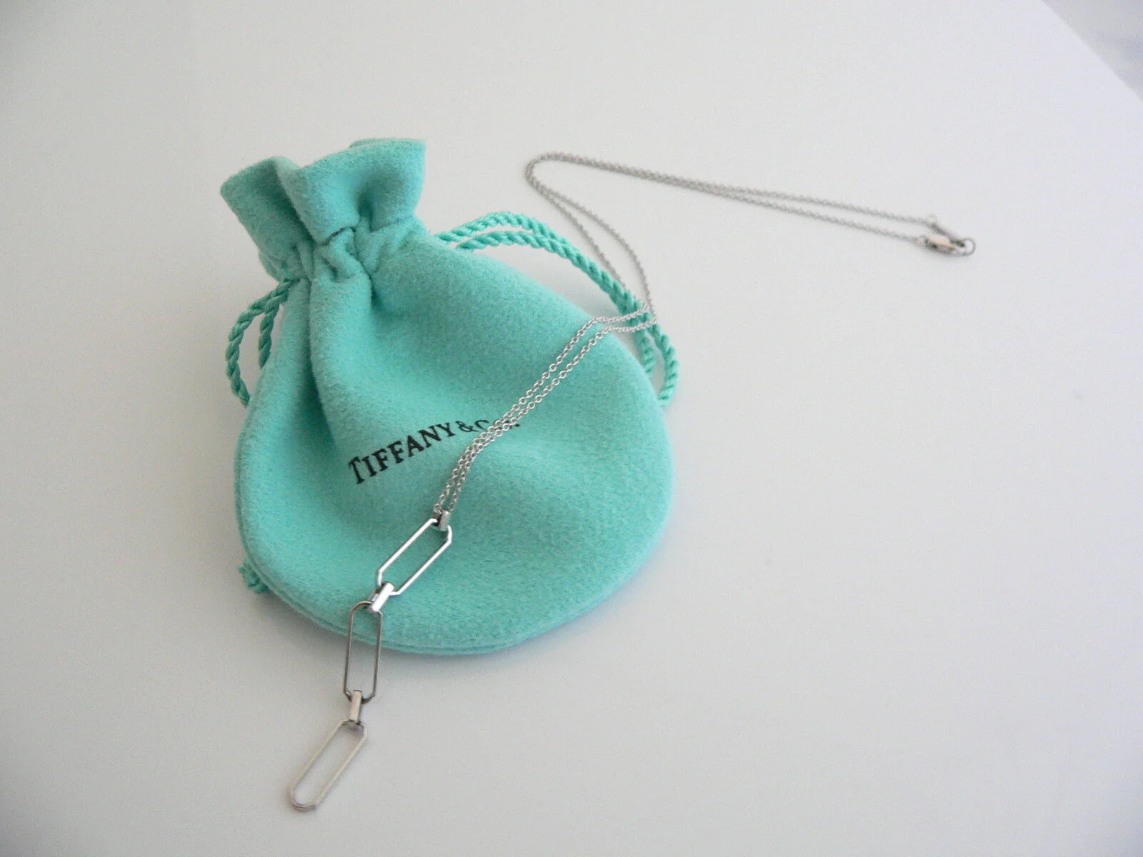 Tiffany & Co 18K Gold Paper Clip Necklace Pendant Charm Gift Pouch Love Dangling