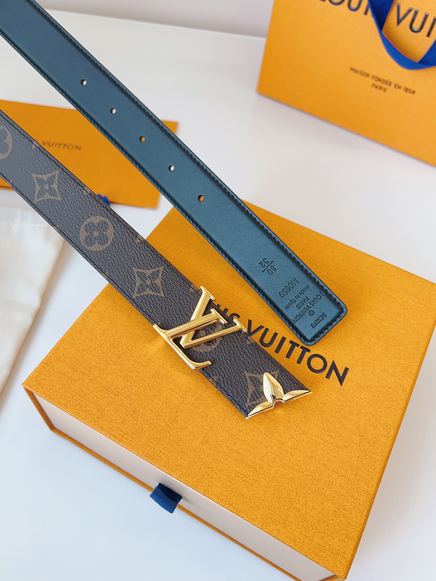 Louis Vuitton LV Leather Belts 1:1 Mirror Version